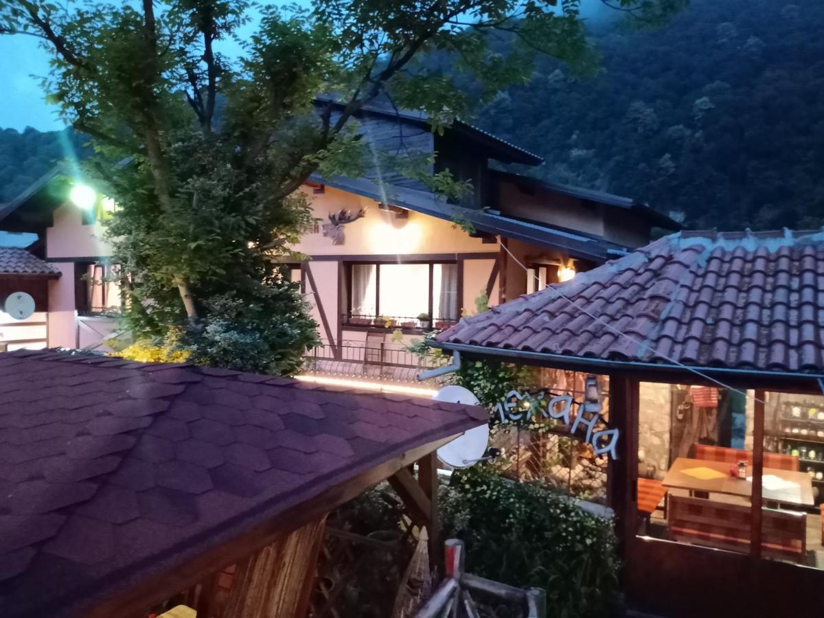 Кръчмъ При Байката Alpin Hotel รีบาริตซา ภายนอก รูปภาพ